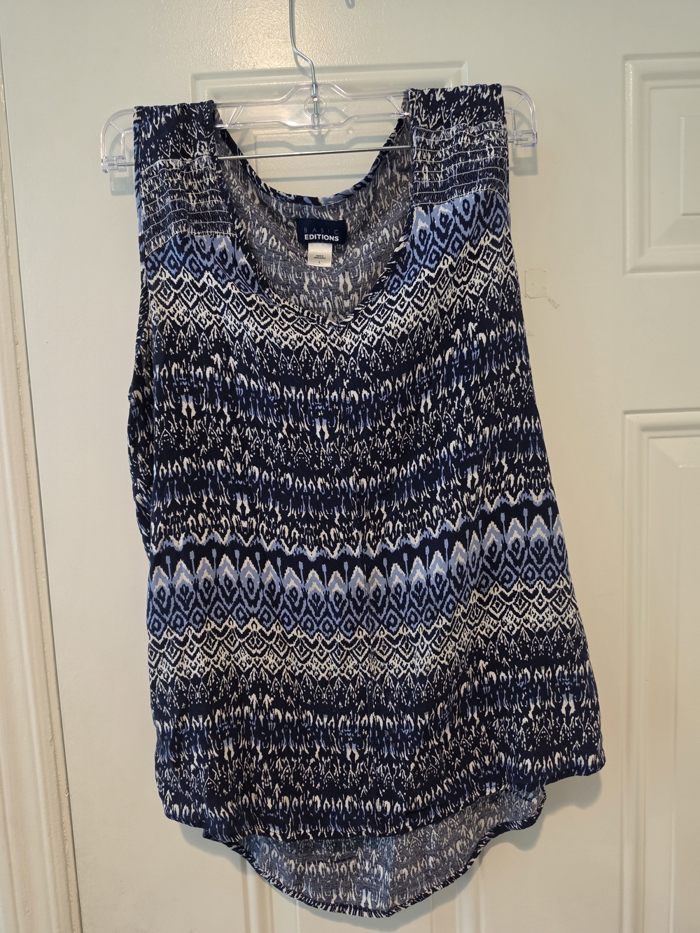 Basic Editions Navy Blue and White Patterned Tank Top